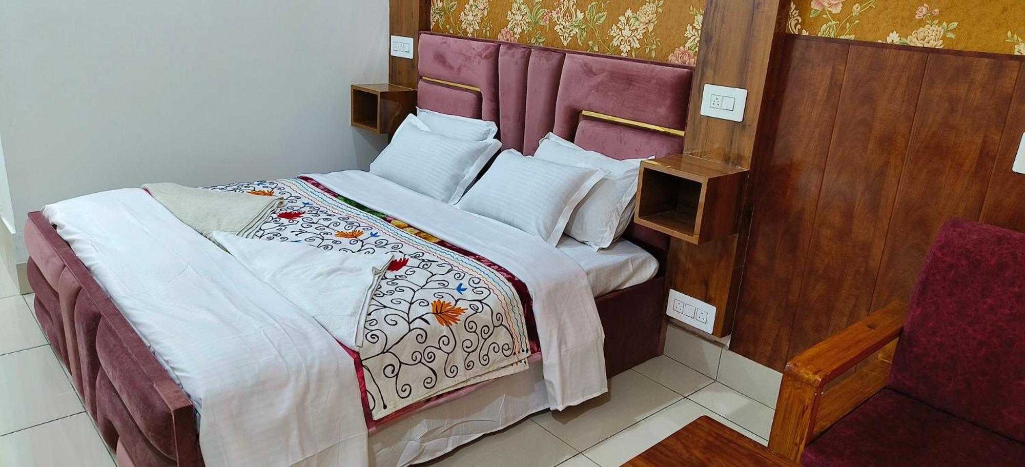 Gulmarg Gs Residency Hotel Экстерьер фото