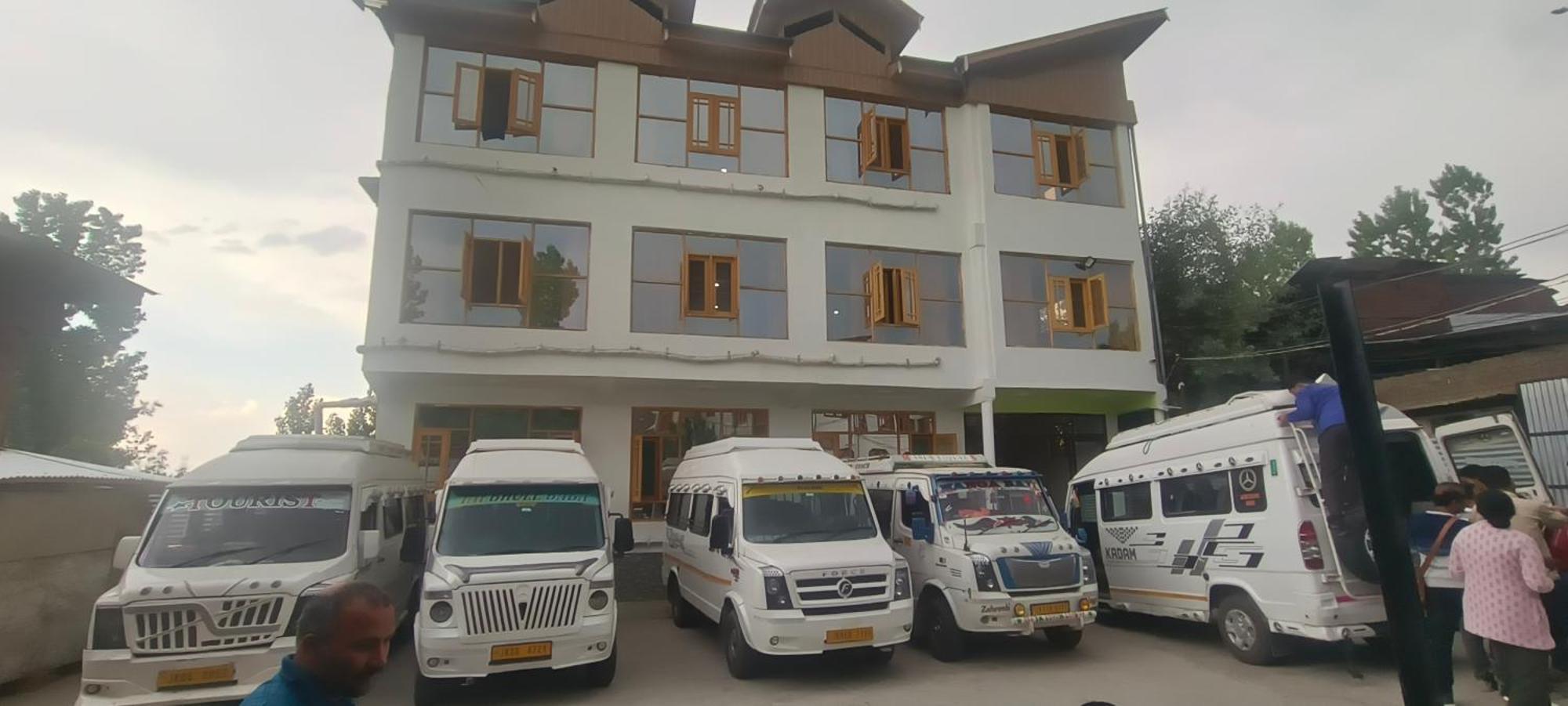 Gulmarg Gs Residency Hotel Экстерьер фото