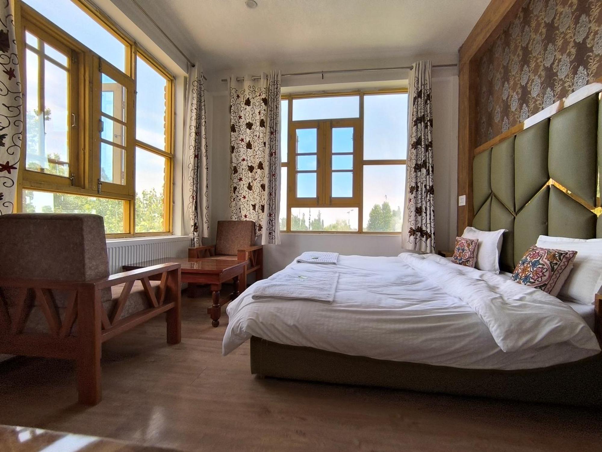 Gulmarg Gs Residency Hotel Экстерьер фото